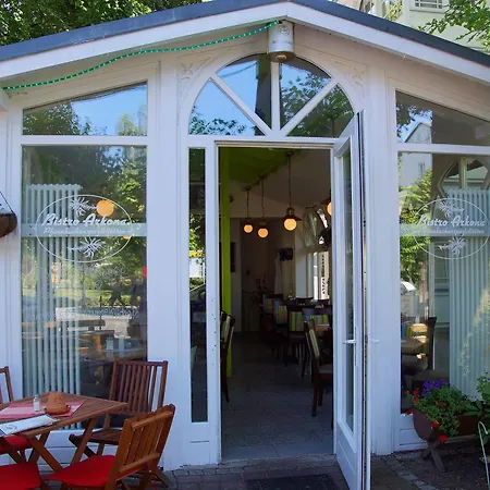 Myhome Ruegen - Haus Arkona Apart Otel