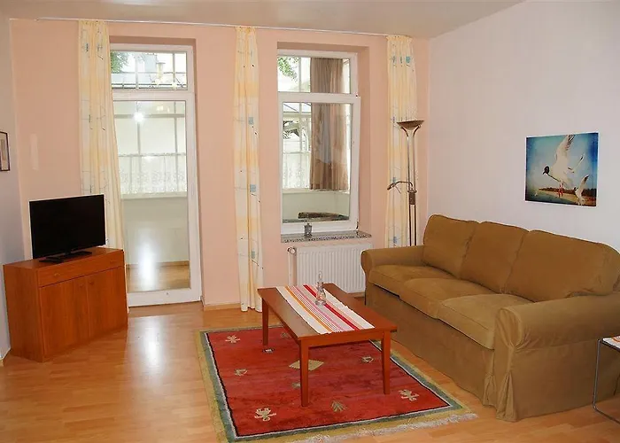 Myhome Ruegen - Haus Arkona アパートホテル 3*