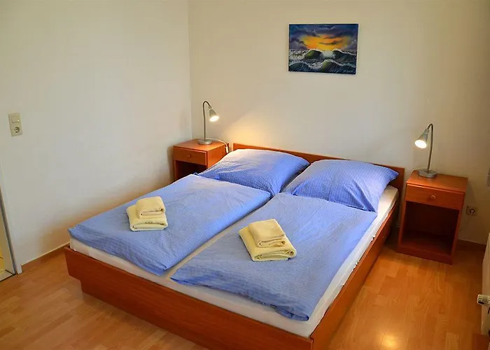 Myhome Ruegen - Haus Arkona アパートホテル 3*