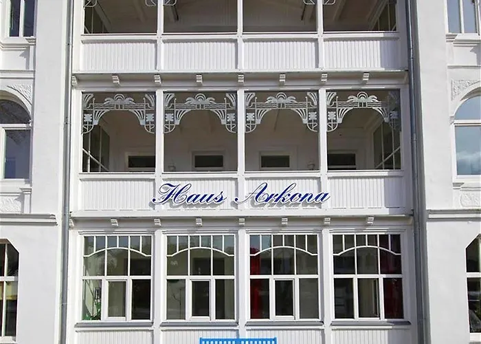 アパートホテル Myhome Ruegen - Haus Arkona 3*