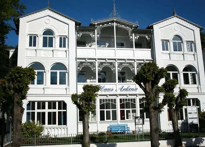 Myhome Ruegen - Haus Arkona アパートホテル